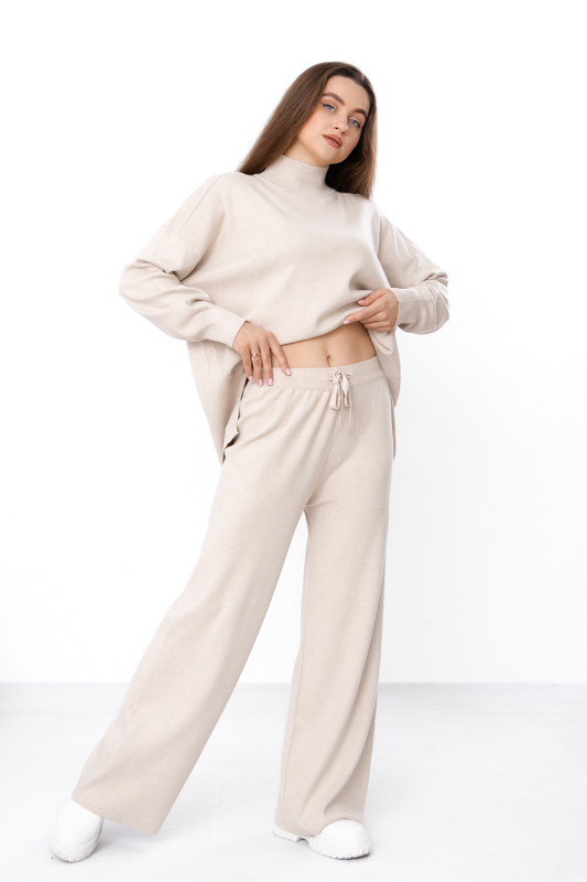 Костюм жіночий